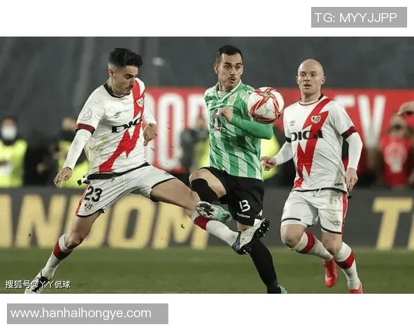 贝蒂斯主场迎战拉科,争夺西甲联赛关键三分之战 贝蒂斯主场迎战拉科,争夺西甲联赛关键三分之战