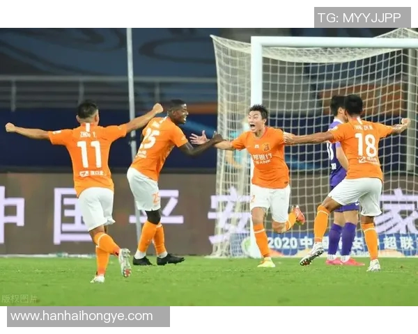 武汉卓尔迎战广州恒大争夺中超积分榜重要位置的关键之战 武汉卓尔迎战广州恒大争夺中超积分榜重要位置的关键之战