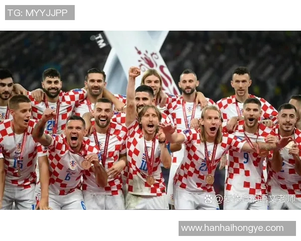 伊斯坦布尔与巴塞罗那的足球对决激情碰撞引发的战术较量与球迷热情 伊斯坦布尔与巴塞罗那的足球对决激情碰撞引发的战术较量与球迷热情